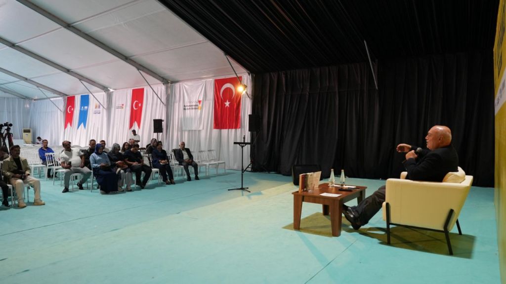 Büyükşehir’in Kitap Fuarında Ahmet Taşağıl ile Eski Türk Tarihine Yolculuk