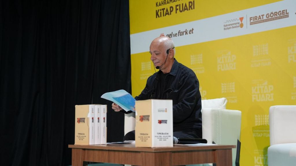 Bahaettin Karakoç, Kitap Fuarı’nda Şiirleriyle Anıldı