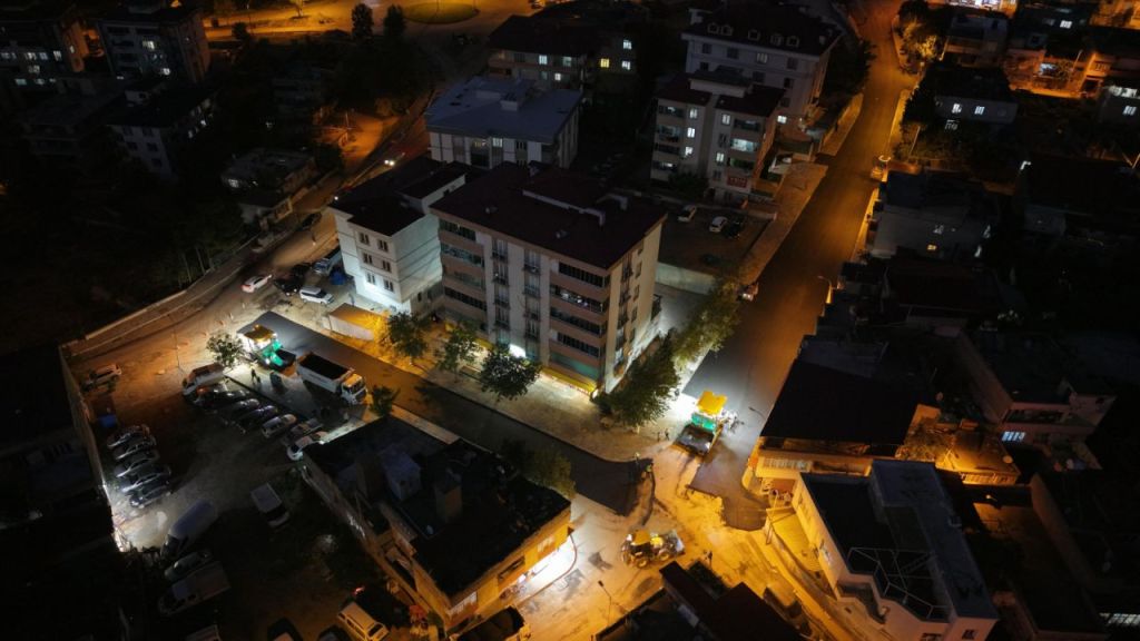 Büyükşehir, Dulkadiroğlu Divanlı’da Asfalt Mesaisine Başladı