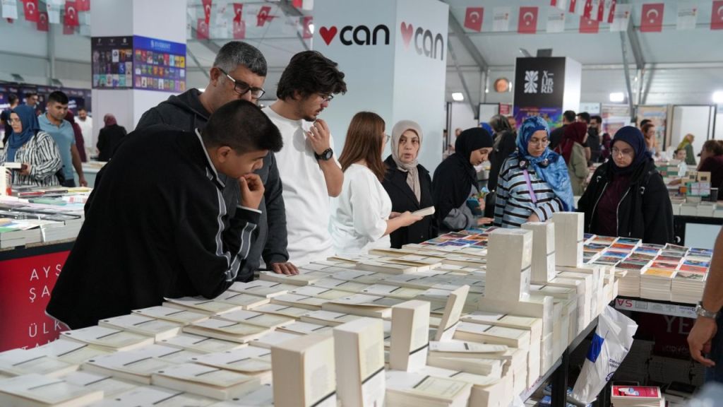 Anadolu’nun En Büyük Kitap Fuarı İkinci Gününde Doldu Taştı