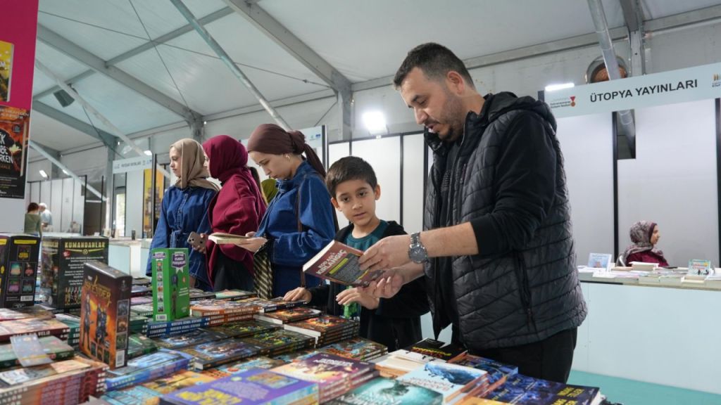 Anadolu’nun En Büyük Kitap Fuarı İkinci Gününde Doldu Taştı