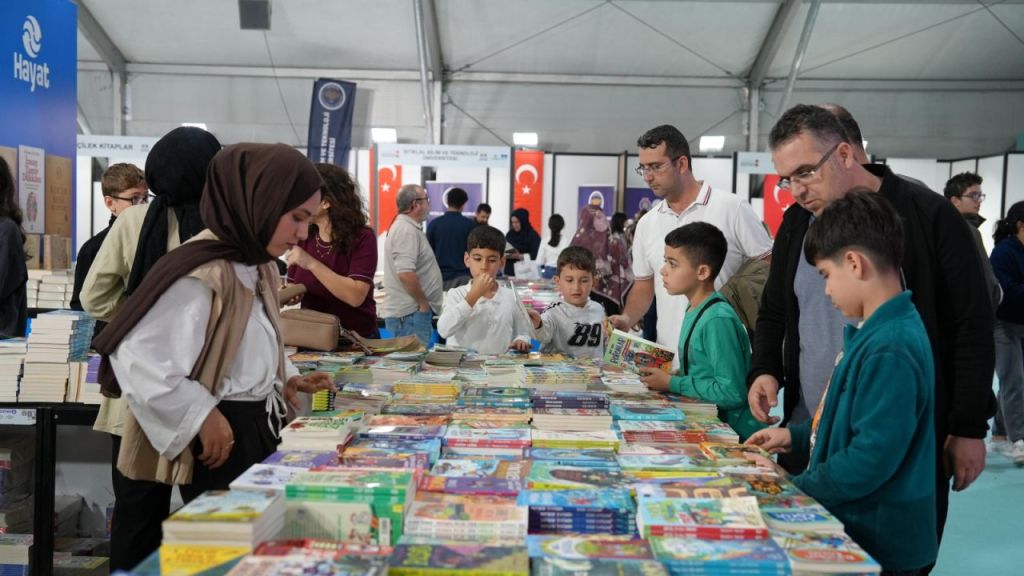 Anadolu’nun En Büyük Kitap Fuarı İkinci Gününde Doldu Taştı