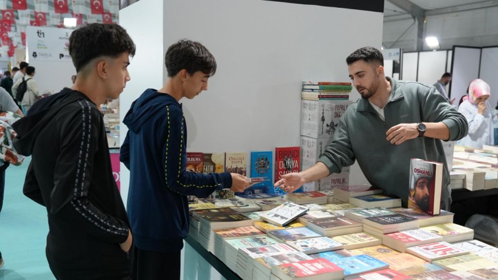 Anadolu’nun En Büyük Kitap Fuarı İkinci Gününde Doldu Taştı