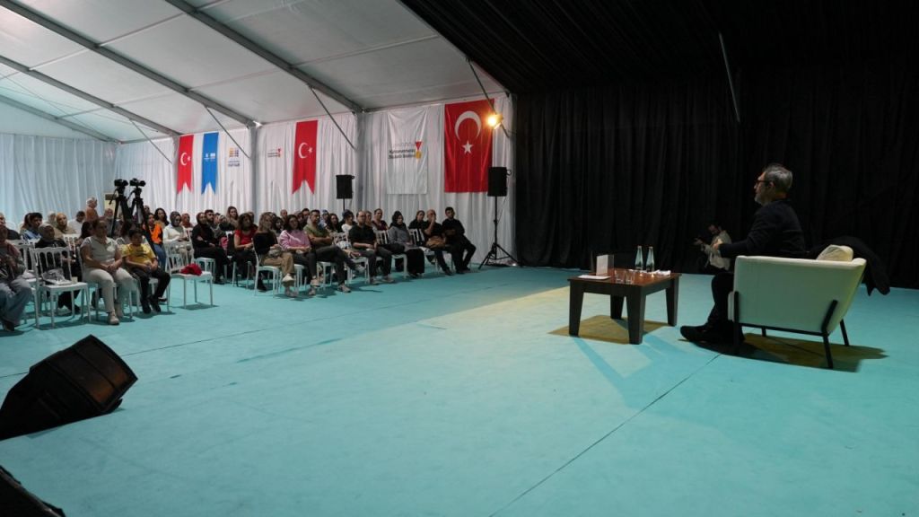 Büyükşehir’in Kitap Fuarı’nda Hakan Türkçapar’dan Psikolojik Sağlık Söyleşisi