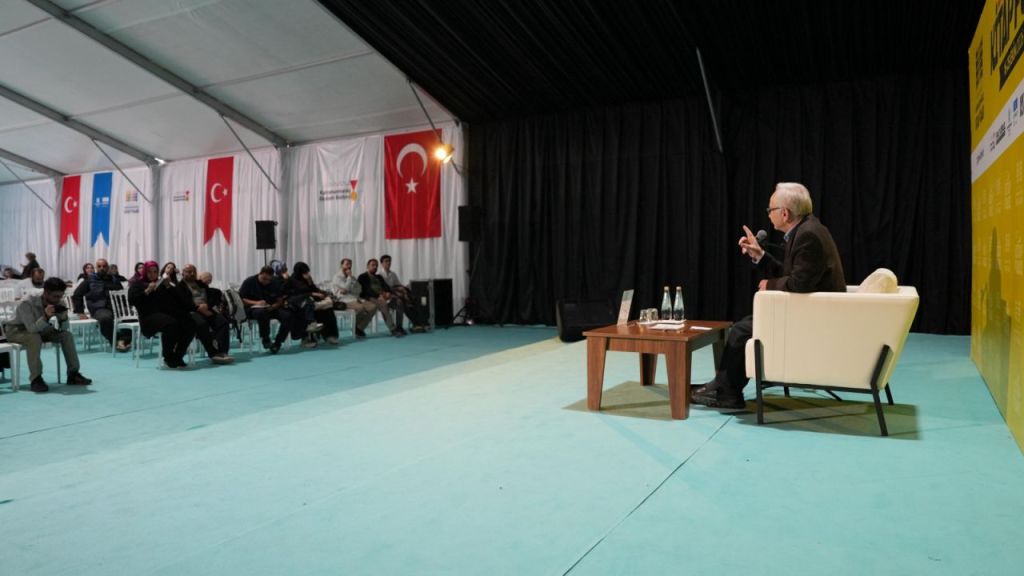 Kitap Fuarı’nda İsmail Kara’dan Düşünce Dünyasına Yolculuk
