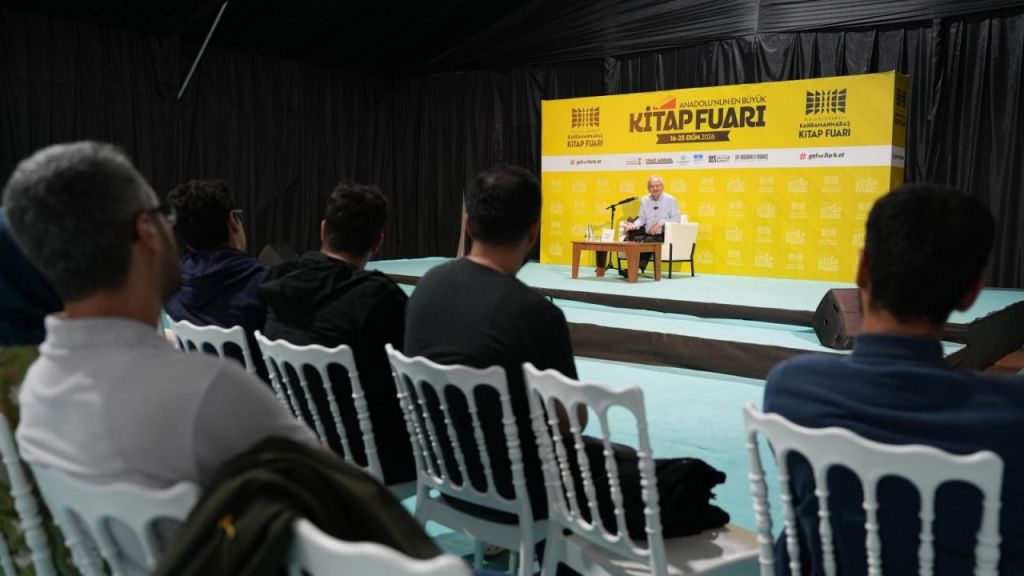 Kitap Fuarı’nda İsmail Kara’dan Düşünce Dünyasına Yolculuk