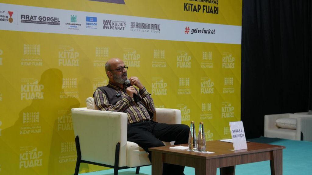 Savaş Barkçin, Kitap Fuarı’nda Okurlarına Seslendi