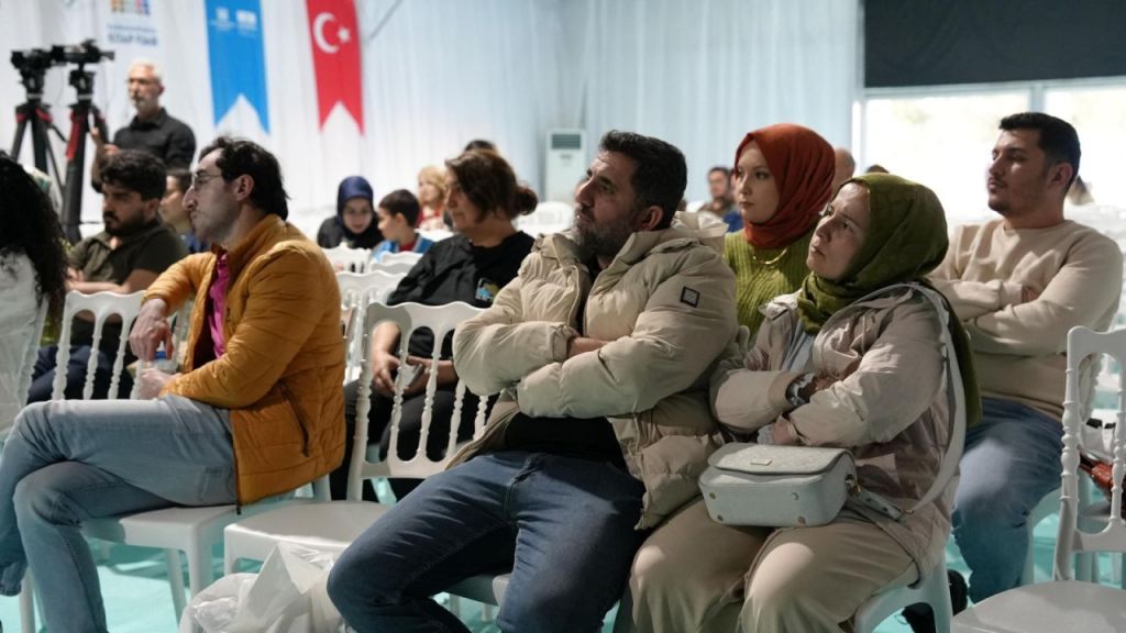Kitap Fuarı’nda Uğur Batı’dan Bireysel ve Toplumsal Gelişim Söyleşisi